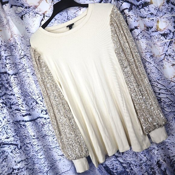SEQUIN SLEEVE TOP 2/2X Torrid Cream Tan Gold Metallic Party Dressy Holiday NYE - Picture 1 of 9